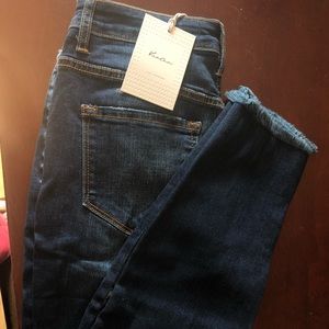 9/28 distressed raw hem button fly Kamcans